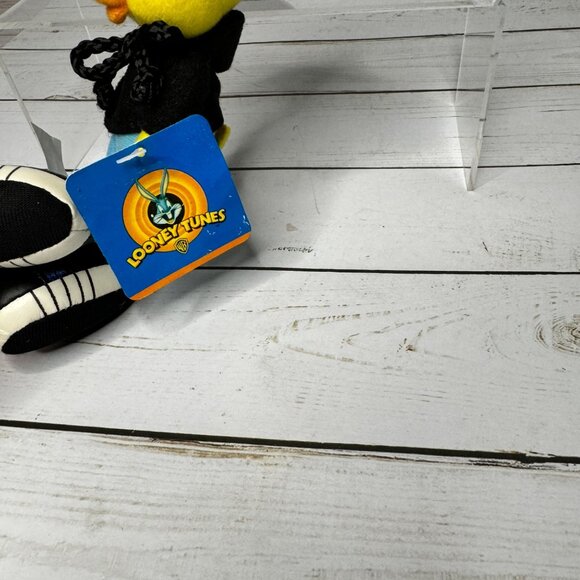 Looney Tunes Hip Hop Rap Tweety Bird 9" Plush Toy In Denim Hat & Jeans - Picture 4 of 7